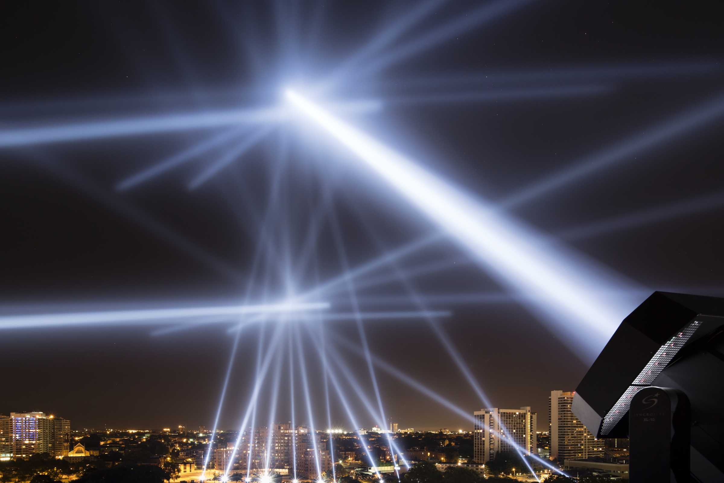 Light Sky представляет новый beam-прожектор MINI LUNAR